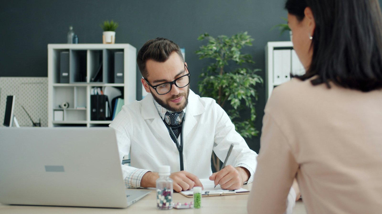 Atención de urología en Centrus, San Luis Potosí